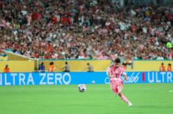 开云APP-尤文胜势显现！梅西努力获赞