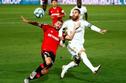 开云体育平台APP-包含AC米兰客场逆转获胜，追逐意甲冠军之路的词条