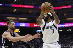 开云体育下载-圣安东尼奥惊险击败爵士，德罗赞砍25分的简单介绍