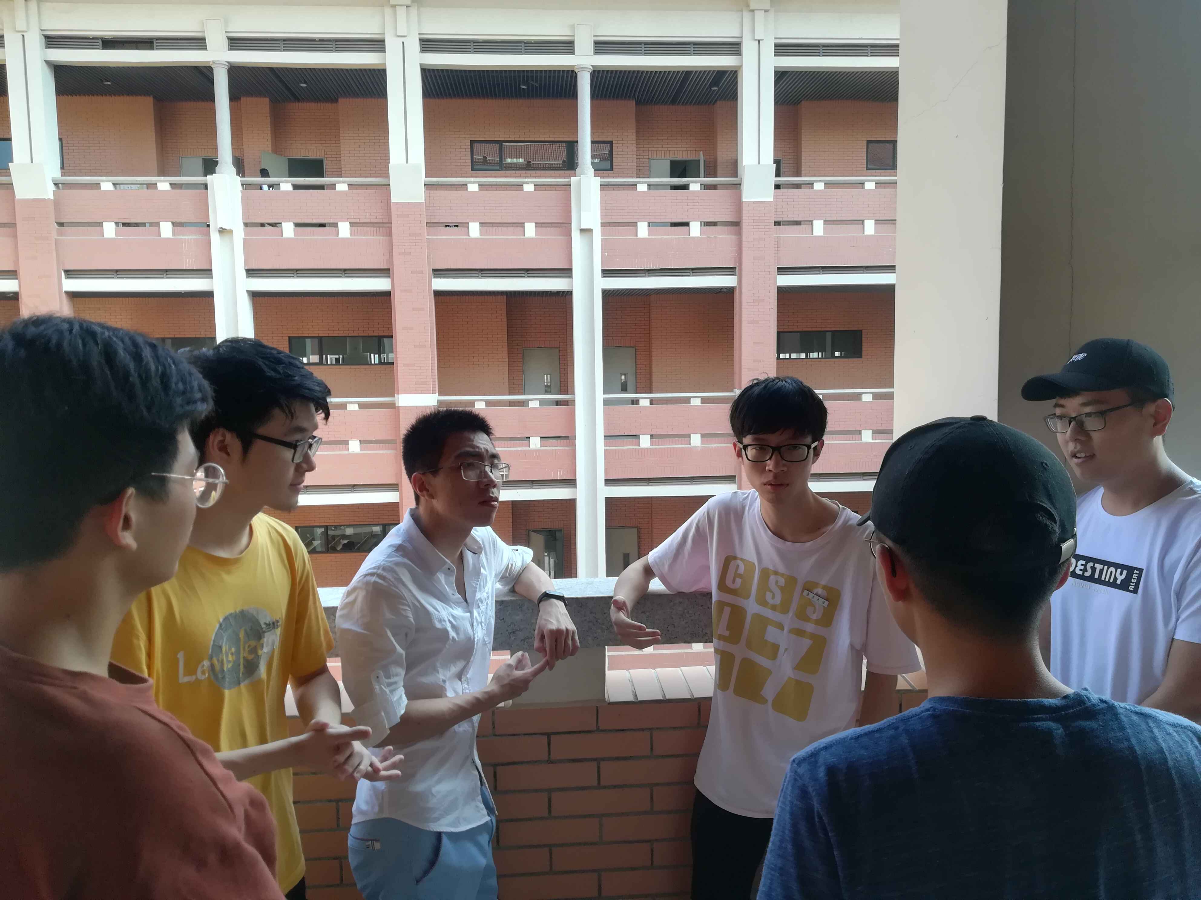 波斯尼亚队发挥团队配合，冲刺晋级
