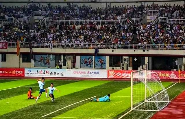 足球热潮席卷,全民狂热谁能称霸 足球热潮席卷,全民狂热谁能称霸