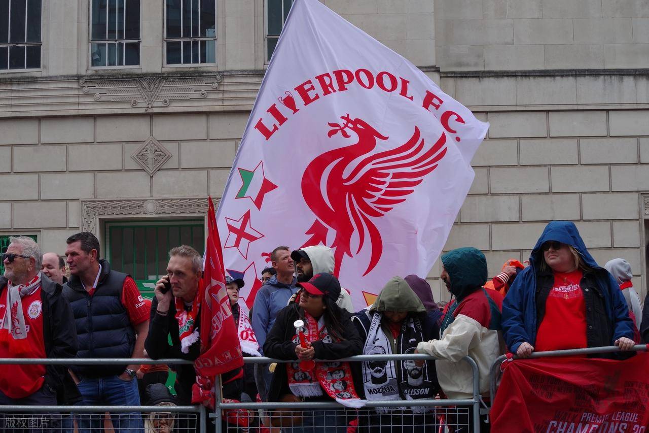 利物浦沦为热门,英超争冠形势变幻莫测 利物浦沦为热门,英超争冠形势变幻莫测