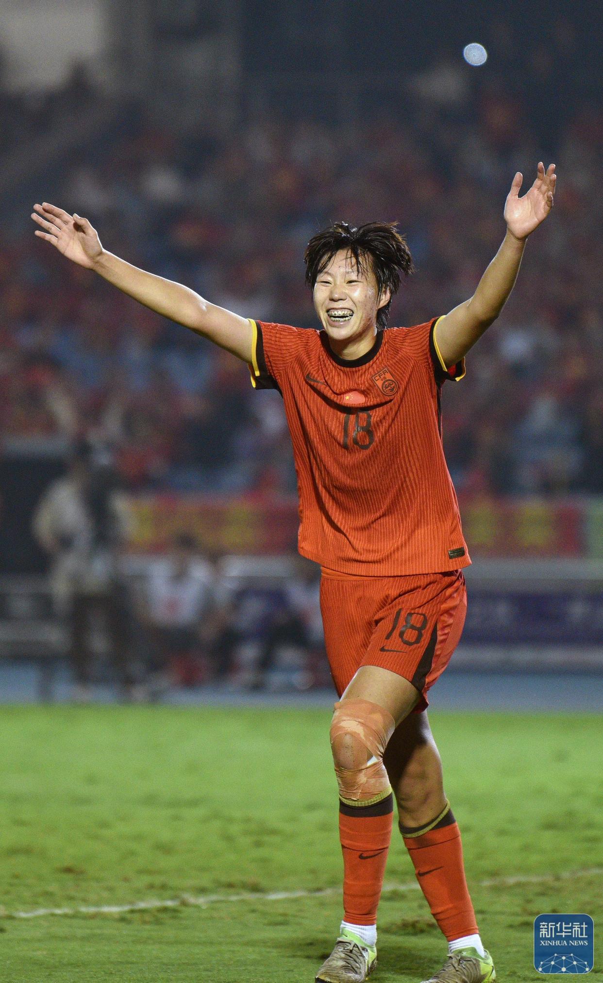 中国女足绝佳表现再度斩获足球世界杯冠军