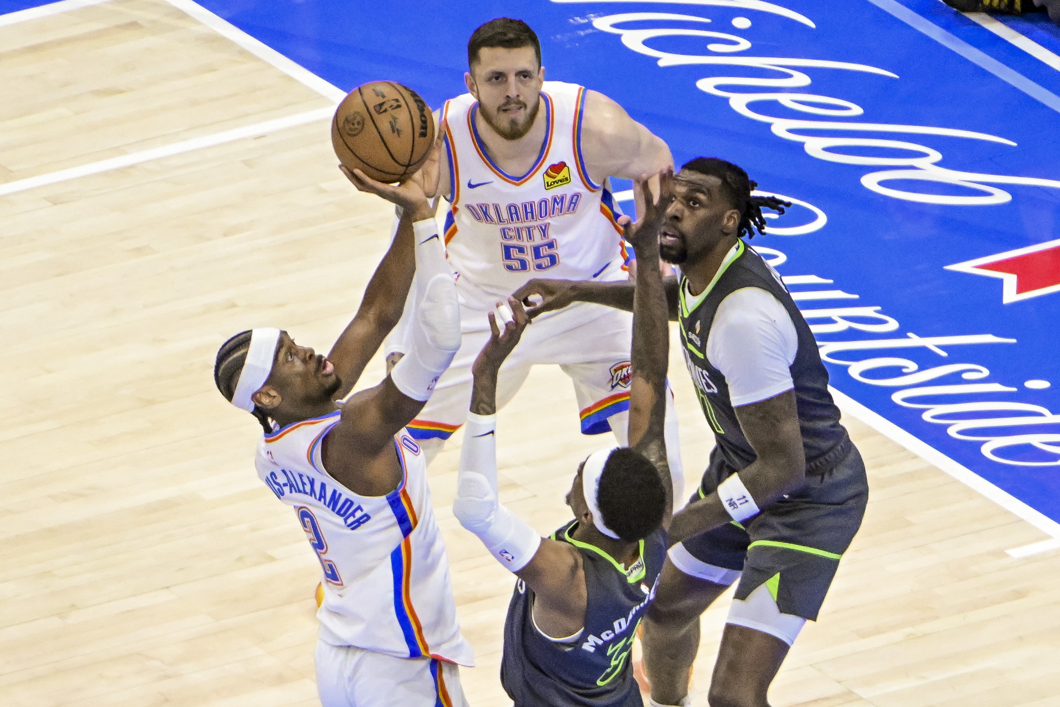 骑士惊险胜森林狼,取得两连胜 骑士惊险胜森林狼,取得两连胜