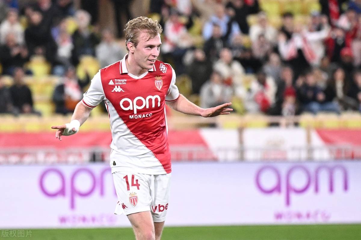 图卢兹前锋表现不佳,遭到球迷质疑 图卢兹前锋表现不佳,遭到球迷质疑