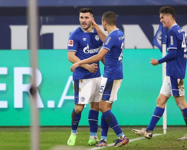 沙尔克屡战屡败球队面临挑战 沙尔克屡战屡败球队面临挑战