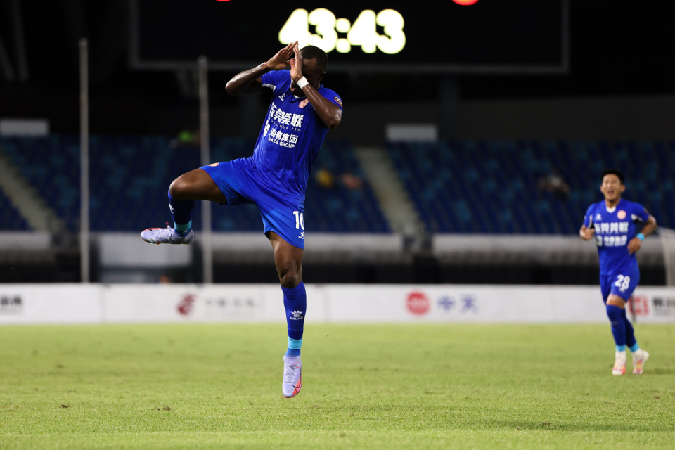 新疆队主场告捷,取得五连胜 新疆队主场告捷,取得五连胜