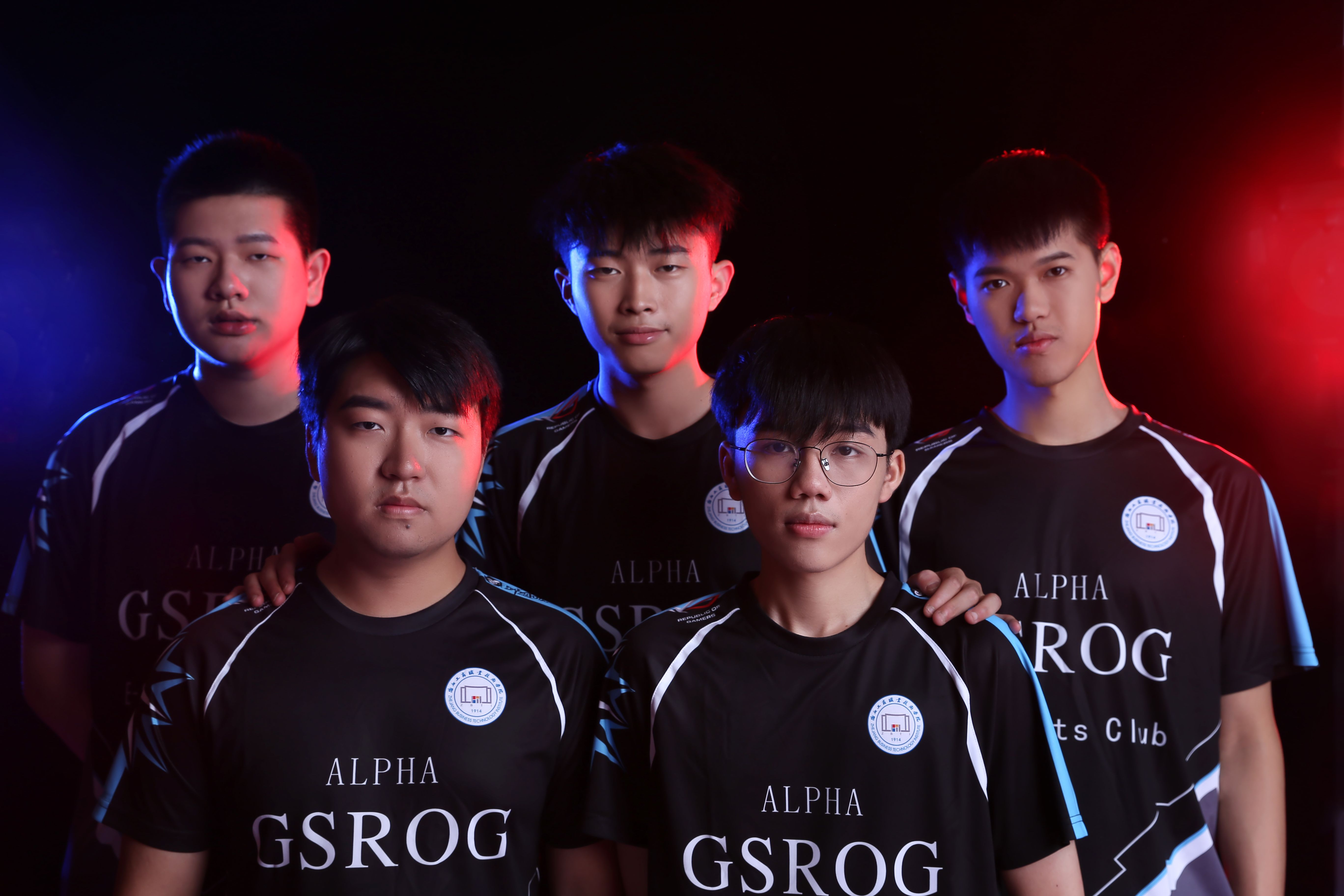 选手们表现出色，彰显团队合作默契精神