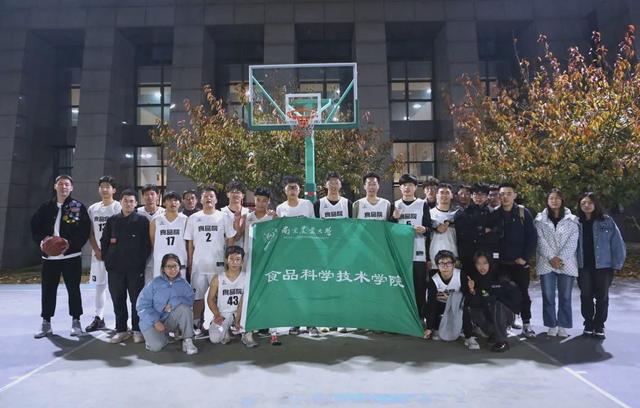 选手们表现出色，彰显团队合作默契精神