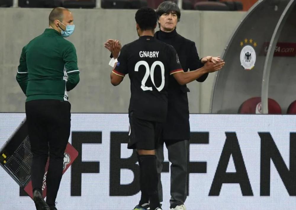 关于亚美尼亚客场逼平马其顿，世预赛小组排名第四的信息