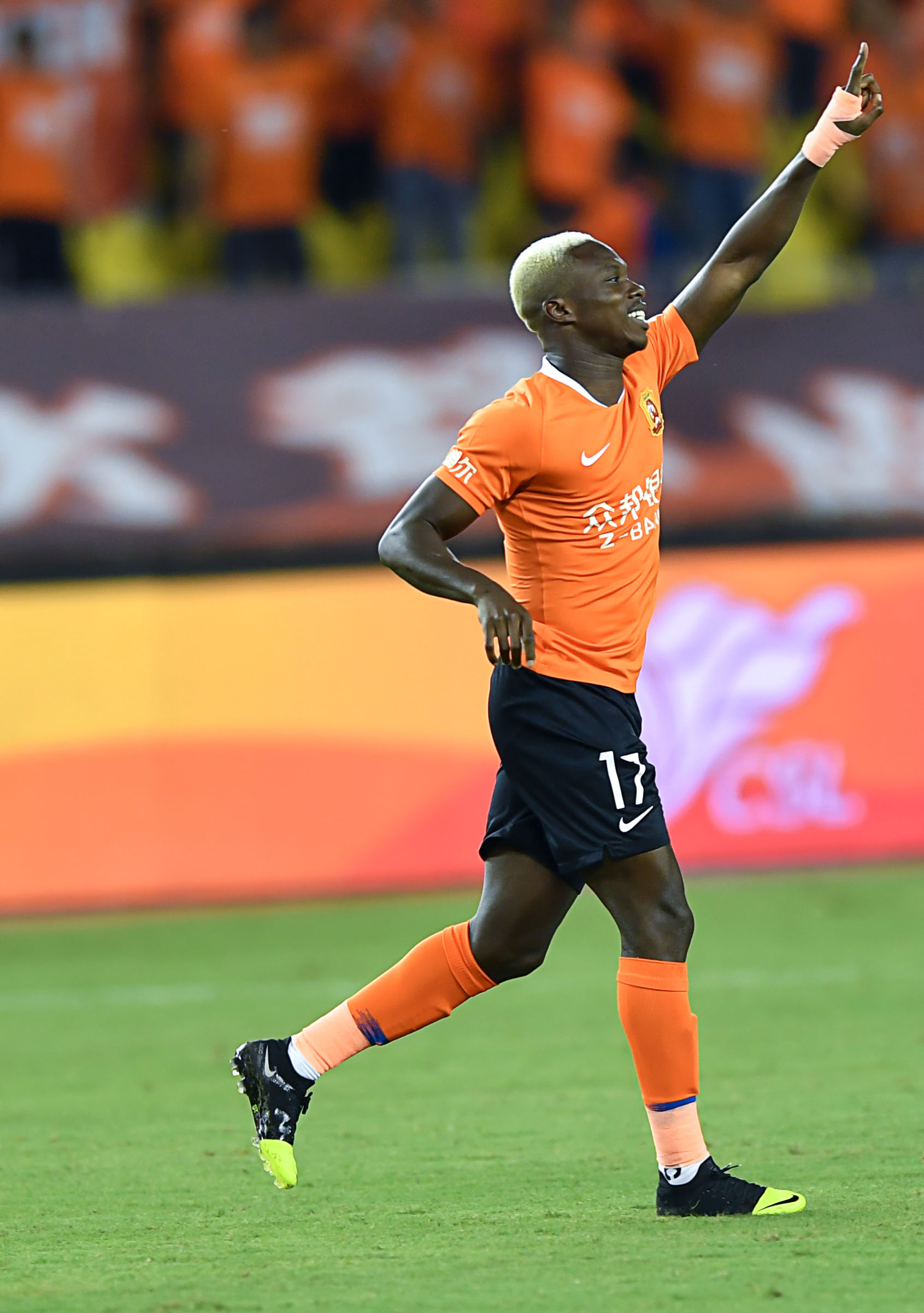 重庆斯威新任主帅上任，改变风格