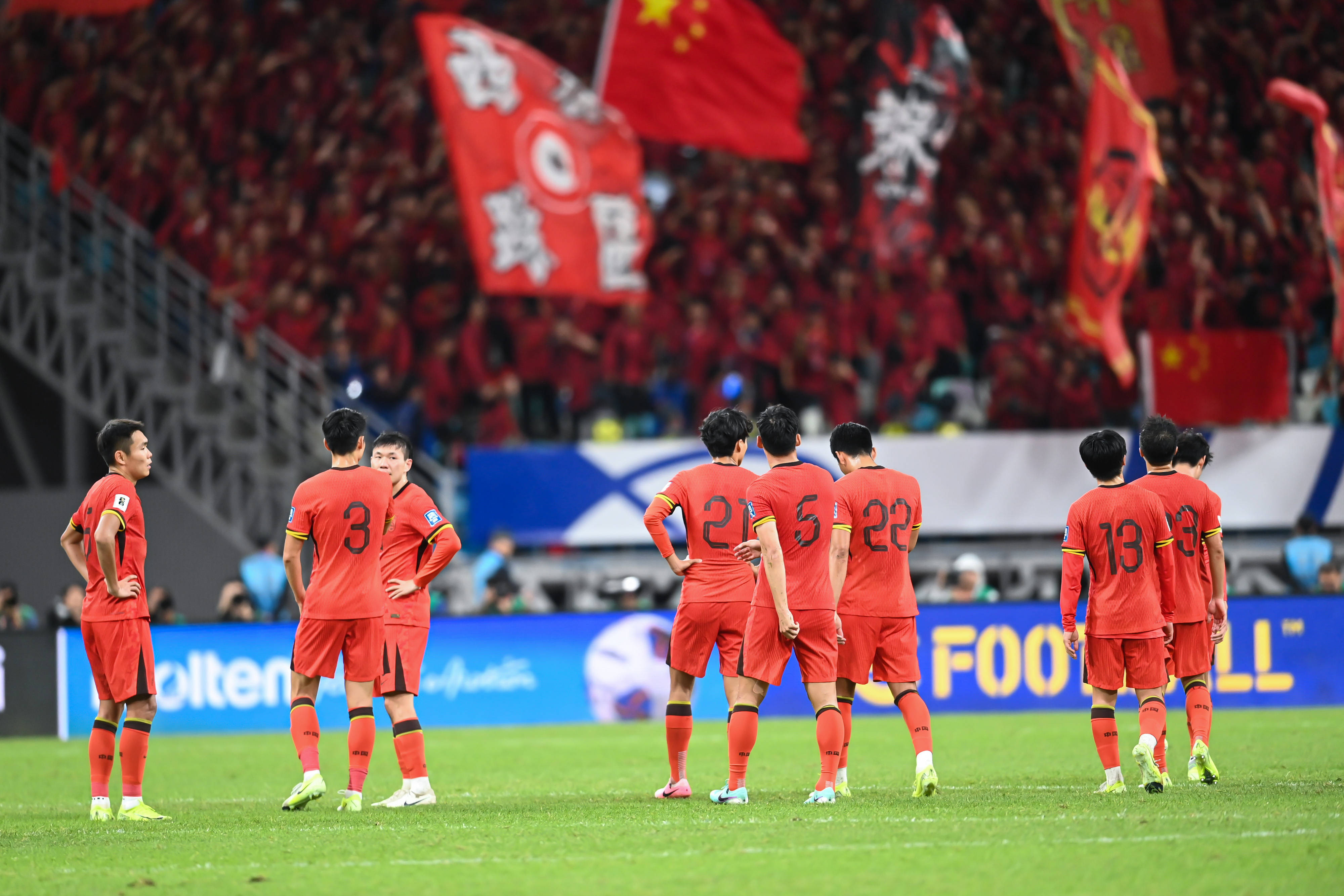 包含东亚冠军联赛焦点战役引发球迷热议的词条