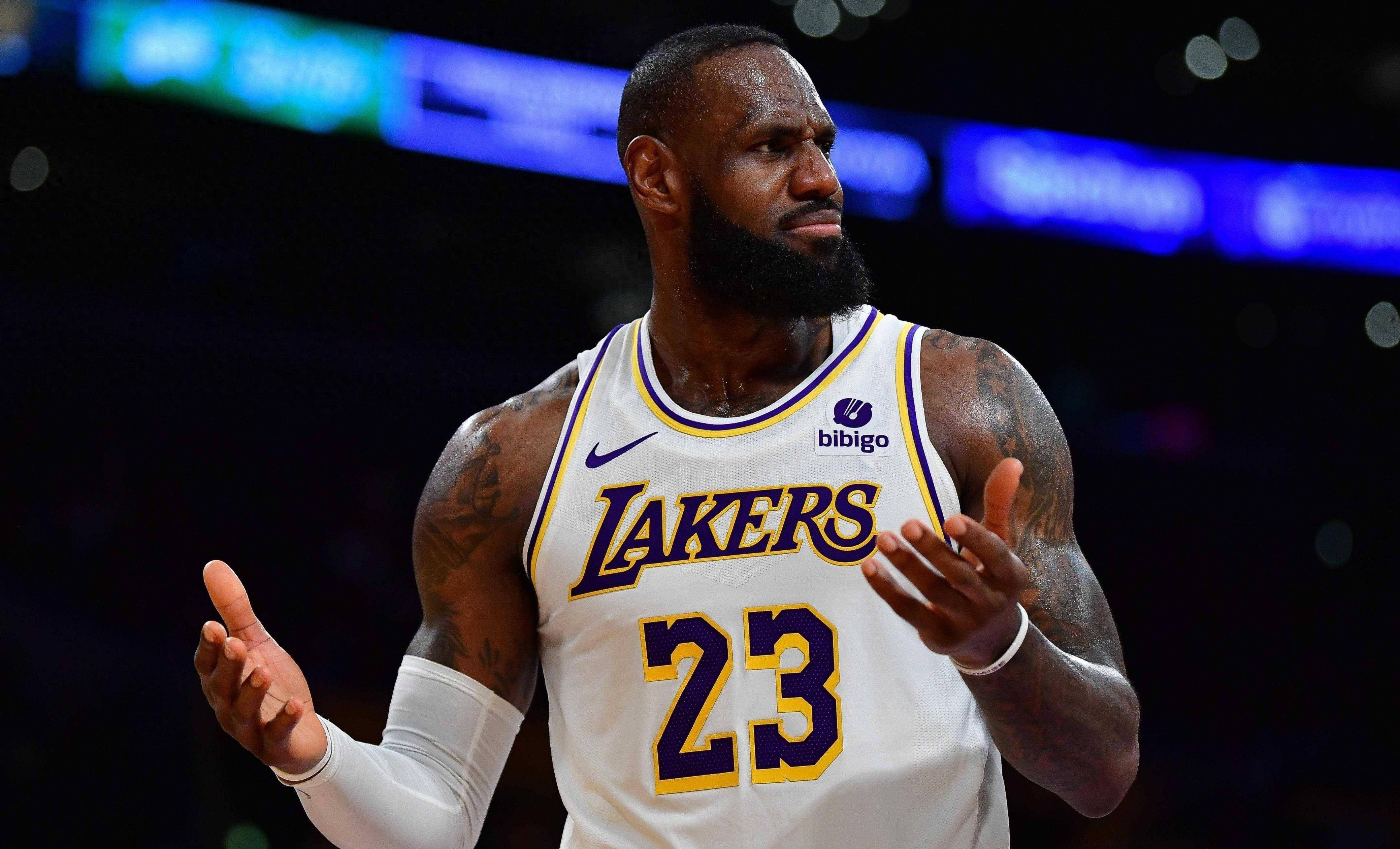 湖人击败勇士，赢得绝杀热火