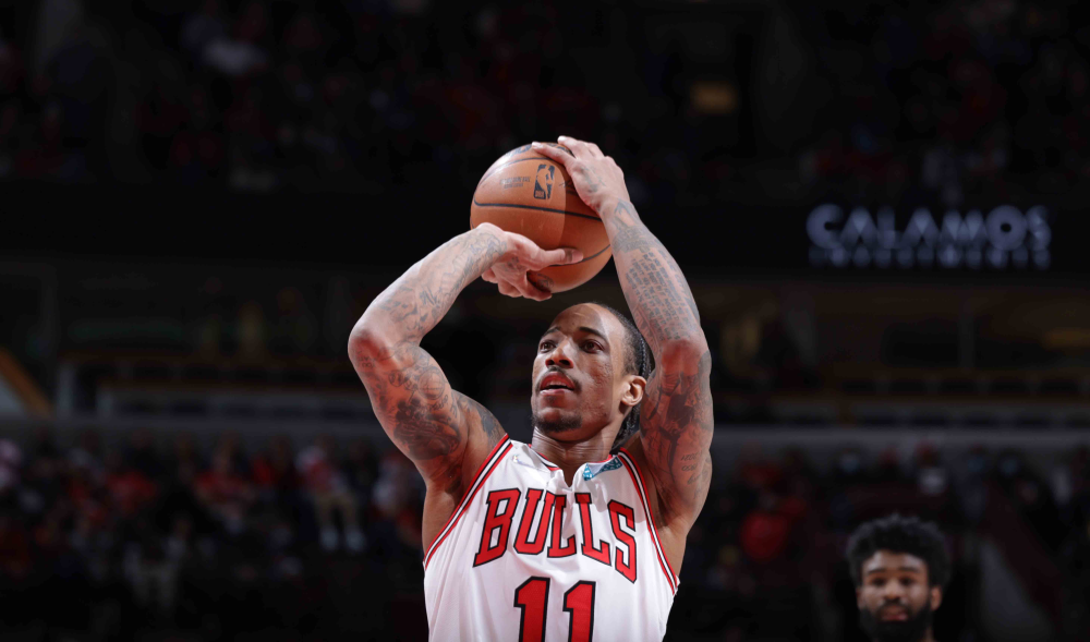 马刺擒勇士，德罗赞状态火爆