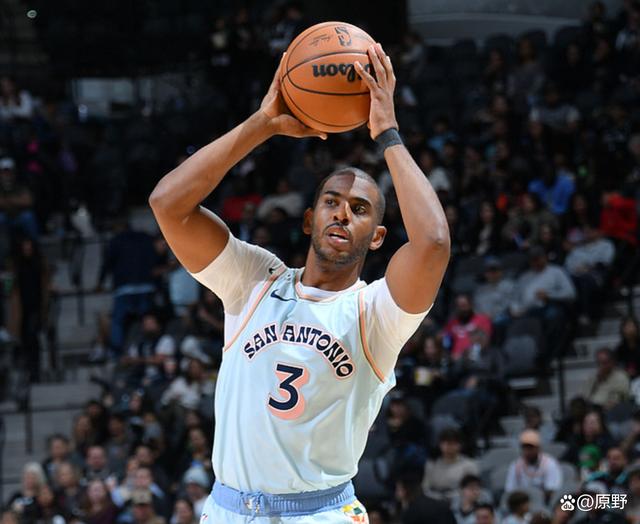 爵士强势逆转，击败马刺