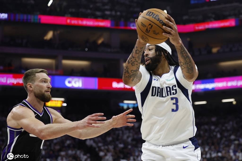 圣安东尼奥惊险击败爵士，德罗赞砍25分的简单介绍