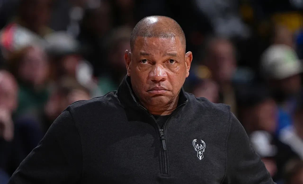 雄鹿吞下连败苦果:后卫表现低迷 雄鹿吞下连败苦果:后卫表现低迷