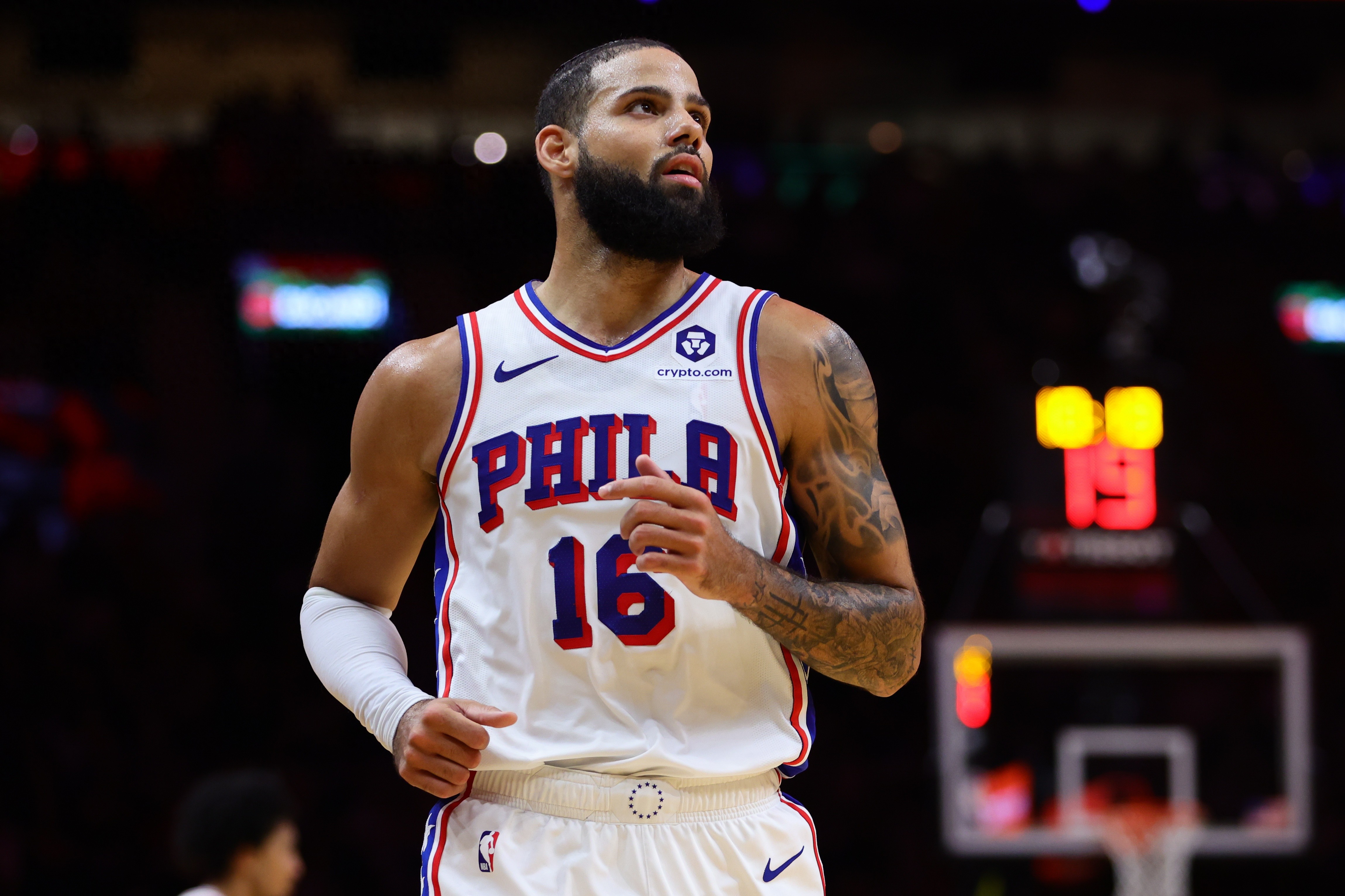 勇士逆转76人,霸气依旧 勇士逆转76人,霸气依旧