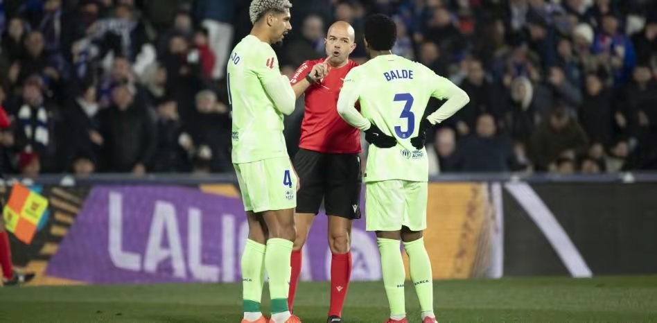 包含柏林赫塔客场告负，保级形势雪上加霜与云达不莱梅捉对厮杀的词条